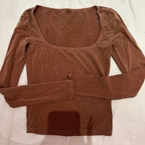 Skims New Vintage Scoop Long Sleeve T-Shirt in XS, Penny